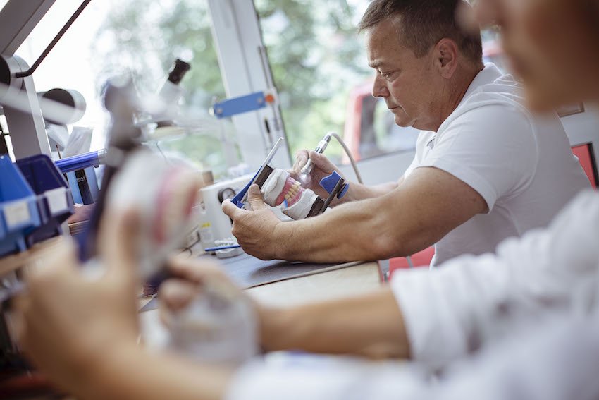 Feste Dritte Zähne bei Zahnarztangst Zahnarztangst Sensitive Dentists